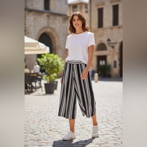 Simply Styled Black & White Striped Wide Leg Culotte Stretch Pants M